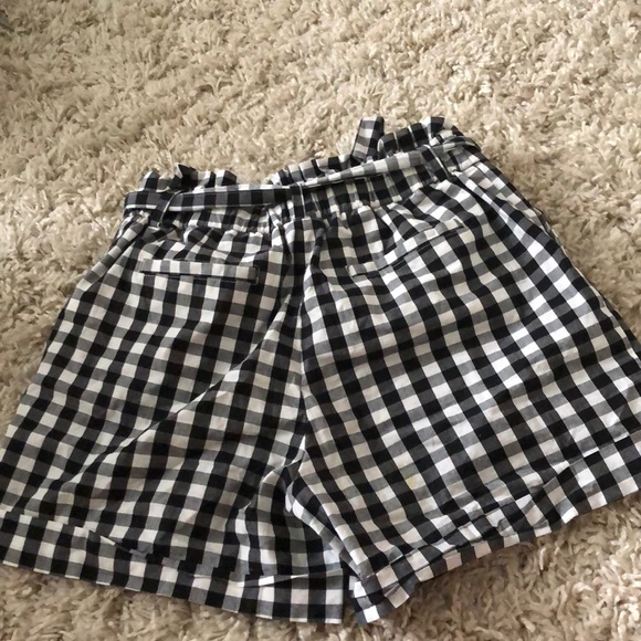 Gingham shorts w/ belt - Picture 2 of 3